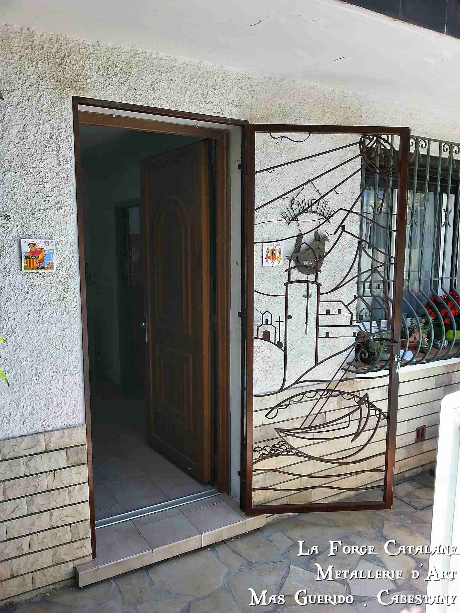 Grille articulee collioure forge catalane 2.jpg